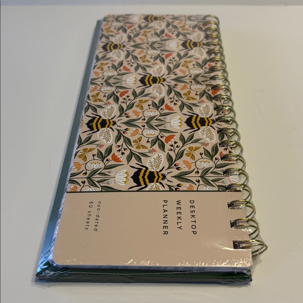 Fringe Desktop Bee Theme Easel Weekly Undated Planner - Picture 12 of 15
